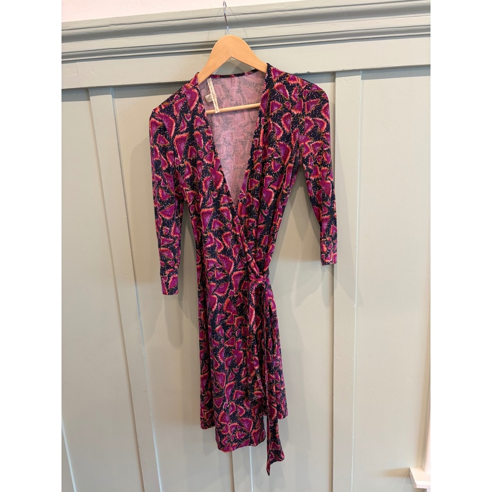 Vintage Y2K DVF 100% Silk Wrap Dress Pink Geometric Print Size 4